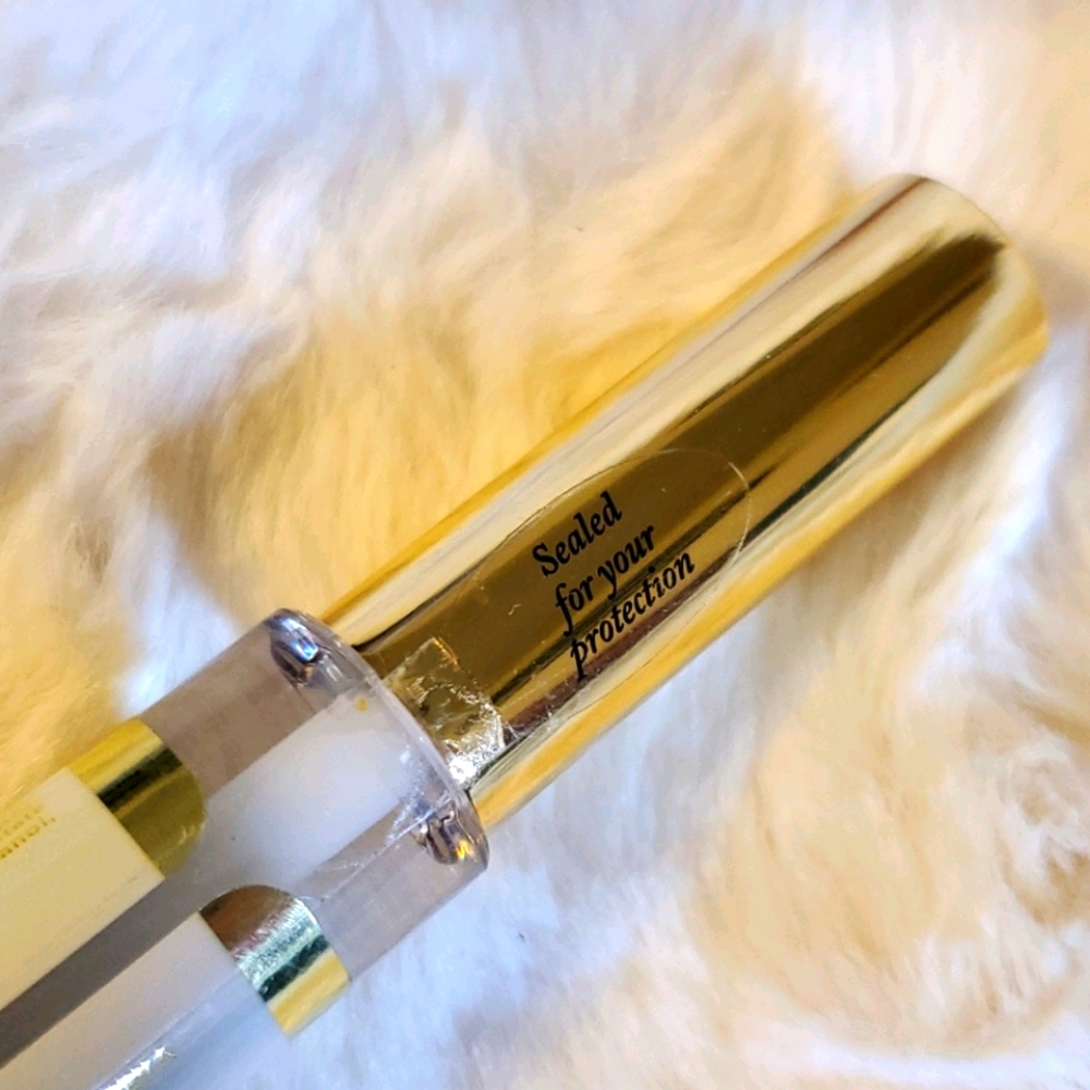 Lipsense Ooops! Remover - Picture 3 of 4